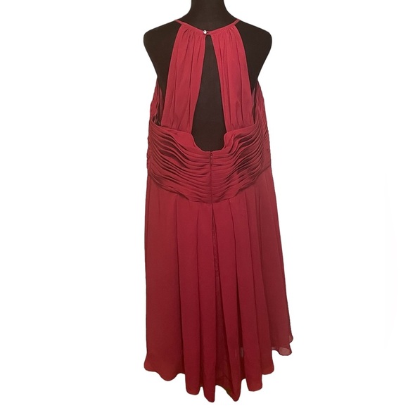 AW.Bridal red pleated bodice dress, open back, size 20 - Picture 2 of 7